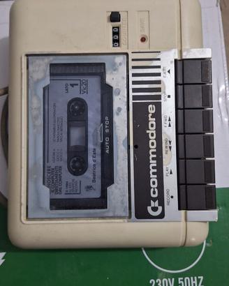COMMODORE DATASSETTE 1530 UNIT modello C2N registr