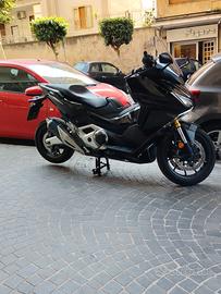 Honda forza 750