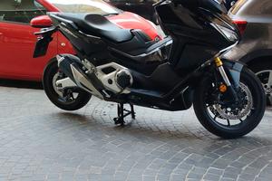 Honda forza 750