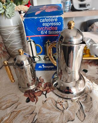 caffettiera 6 tazze e 4 tazze più un scalda latte 