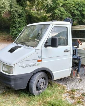 Iveco Daily 35-10 con gru