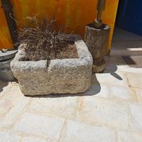 Pila di pietra  antica