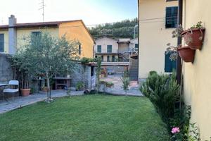 Casa indipendente di 196 m² con più di 5 locali e 