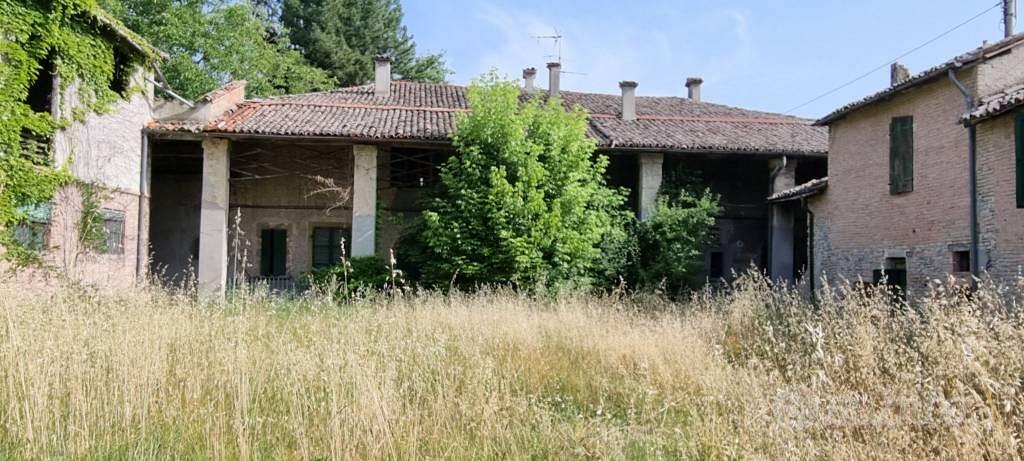 Rustico / Casale di 1100 m² con più di 5 locali a - Vista 5