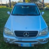 Mercedes ML 270 CDI del 2001 incidentata