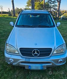 Mercedes ML 270 CDI del 2001 incidentata
