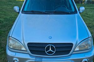 Mercedes ML 270 CDI del 2001 incidentata