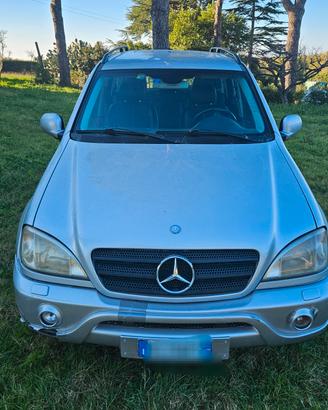 Mercedes ML 270 CDI del 2001 incidentata