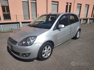 Ford Fiesta 1.4 TDCi 5porte Ghia neopatentati