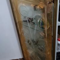 Grande vetrinetta ad angolo antica