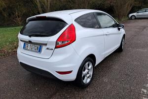 FORD FIESTA BIANCA GPL BELLA