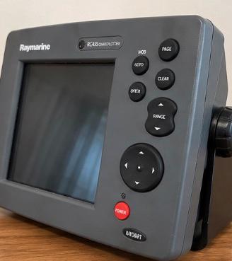 RAYMARINE RC435 CHARTPLOTTER GPS,ANTENNA, SUPPORTO