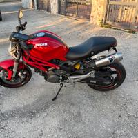 Ducati monster 696