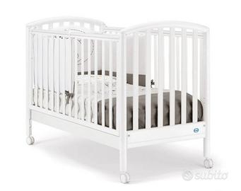 Letto pali, lettino hauck e giostrina per bimbi