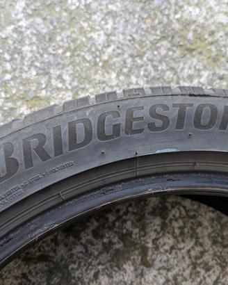 Gomme invernali Bridgestone 215/50 r19 93T