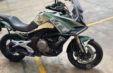 CF MOTO 650 MT