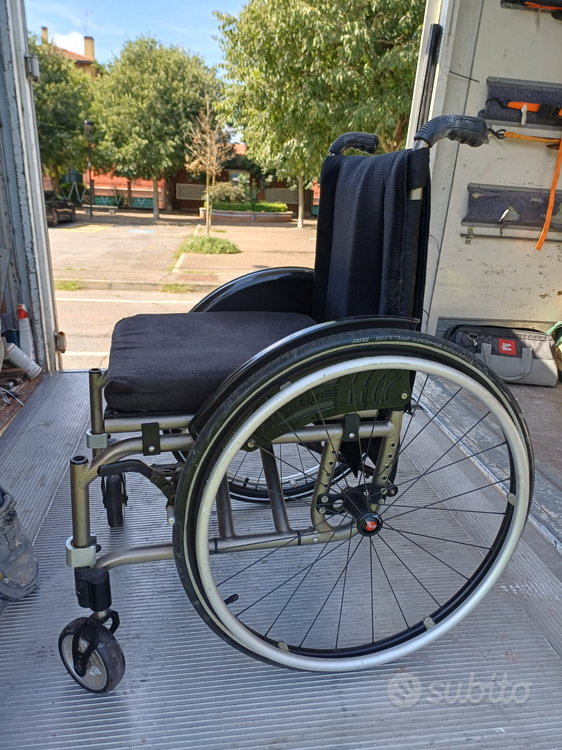Copertoni per carrozzina disabili B3 Marathon nero