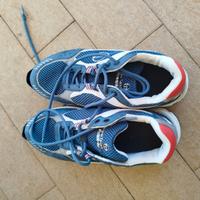 Cammina, corri, esplora! Scarpe da running nuove