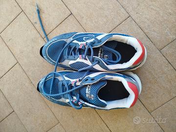 Cammina, corri, esplora! Scarpe da running nuove