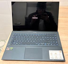 Computer Asus Zenbook a 15,6 Pollici,Schermo touch