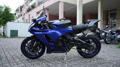 Yamaha YZF R1