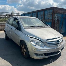 Mercedes Classe B W245 2.0 cdi 640940 PER RICAMBI