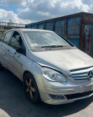 Mercedes Classe B W245 2.0 cdi 640940 PER RICAMBI