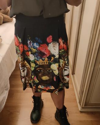 Gonna sartoriale stile D&G

-stampa siciliana – pe