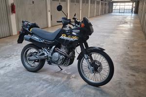 Honda NX650 Dominator 1999