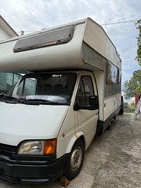 Camper Ford Transit 2.5 Diesel – 5 posti – mansard