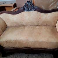 Divano Luigi Filippo in noce metà XIX secolo