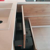 Cucina completa di elettrodomestici di esposizione