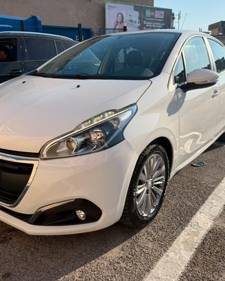 Peugeot 208 1.2 gpl di serie unico proprietario