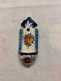 Acquasantiere e specchio