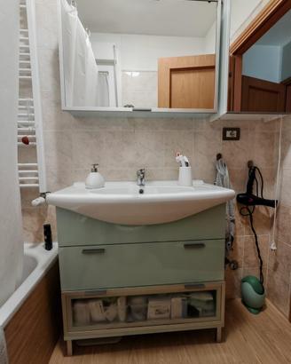 Mobile bagno con specchio
