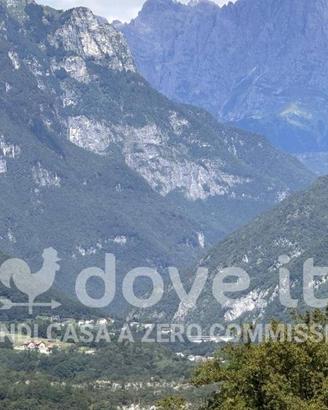 Rustico / Casale di 400 m² con più di 5 locali e b
