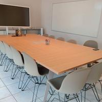 TAVOLO UFFICIO PROFESSIONALE E 15 POLTRONE SIMILPE
