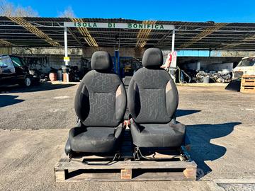 TAPPEZZERIA PEUGEOT 2008 ANNO 2015