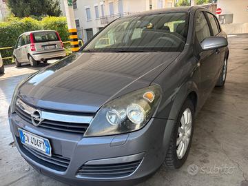 Opel Astra 1.7 CDTI berlina ok neo patentati