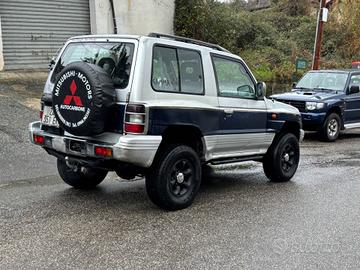 Mitsubishi Pajero 2500 turbo interccoler gls targe