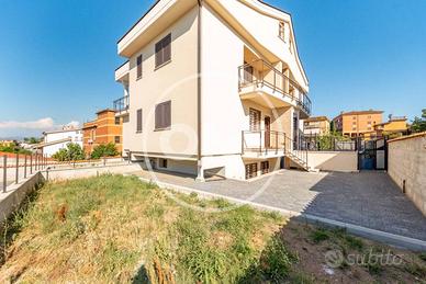 Appartamento di 80 m² con 3 locali a Roma