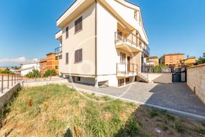 Appartamento di 80 m² con 3 locali a Roma