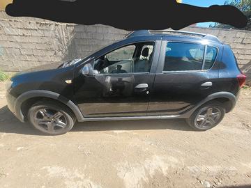 Dacia sandero stepway 1.5 dci 90 cv Brave 2017.