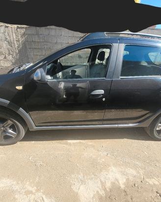 Dacia sandero stepway 1.5 dci 90 cv Brave 2017.