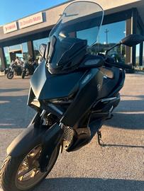 Yamaha X-Max 300 TECH MAX
