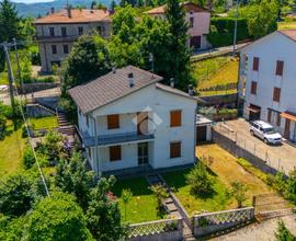 VILLA SINGOLA A TIZZANO VAL PARMA