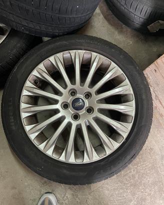 4 pneumtaci 215/50 R17 con cerchi ford