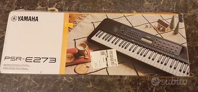 Pianola Yamaha PSR E273