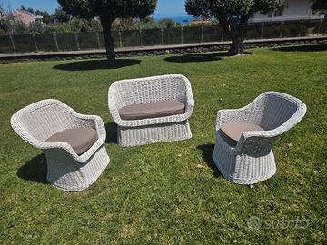 oSet divani in vimini con cuscini