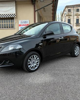 Lancia Ypsilon 1.0 FireFly 5 porte S&S Hybrid Gold